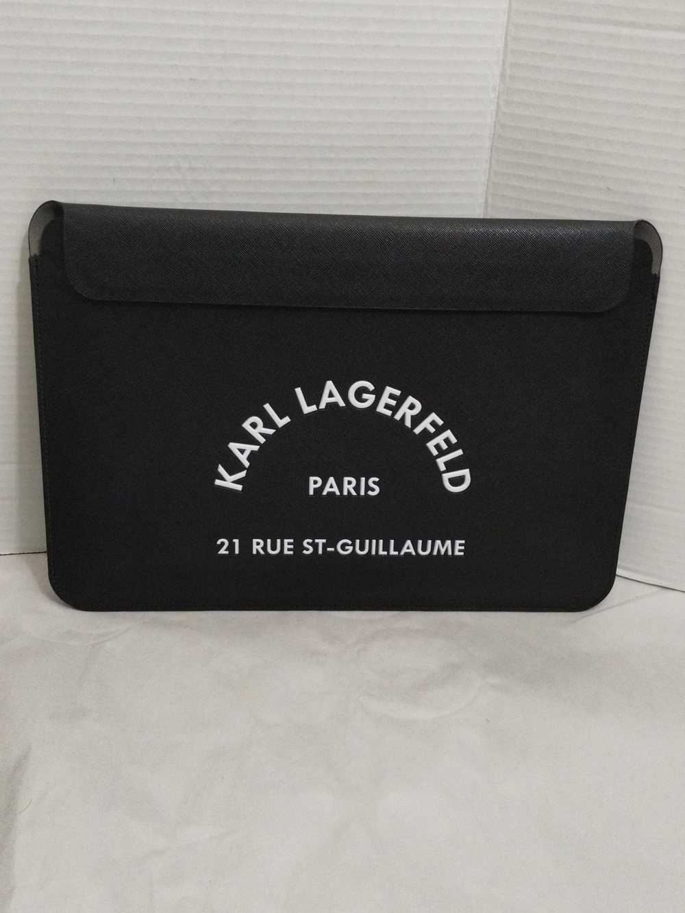 Karl Lagerfeld Black Logo Tablet/Notebook Laptop Sleeve